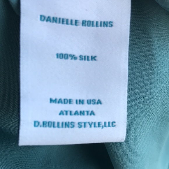 Danielle Rollins 100% Silk Blue Top size XS - Picture 8 of 11